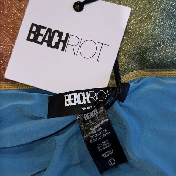 NWT Beach Riot Highway Bikini Bottom in Desert
Ombre Shimmer Large Revolve - Picture 9 of 10